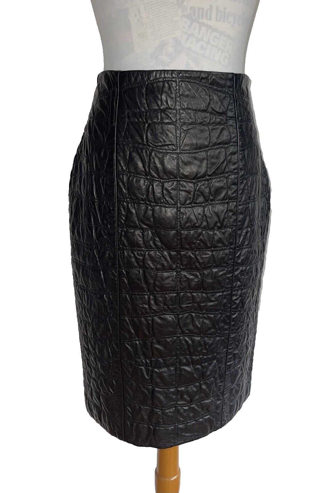 Gonna Yves Saint Laurent 38 pelle di coccodrillo nera morbida foderata Italia