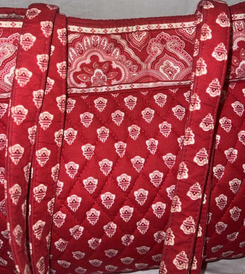 Vera Bradley 2 Retirado 1 Muñequera 1 Bolso sin asas y 1 Pastilla Estuche de Viaje Ver Descripción Foto 4 de 4