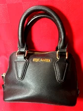 STEVE MADDEN MINI PURSE BLACK ZIP UP NO SHOLDER STRAP