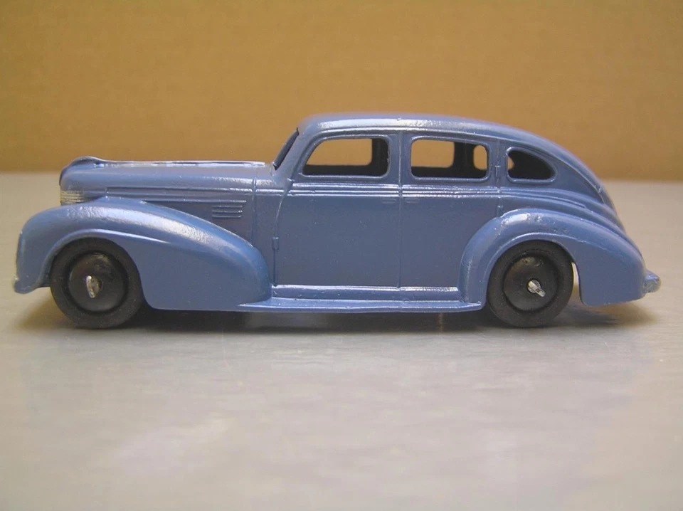 Dinky Toys 39eu Chrysler Royal Sedan Copy DG Models 1/43 scale Mint Condition - Image 3 of 4
