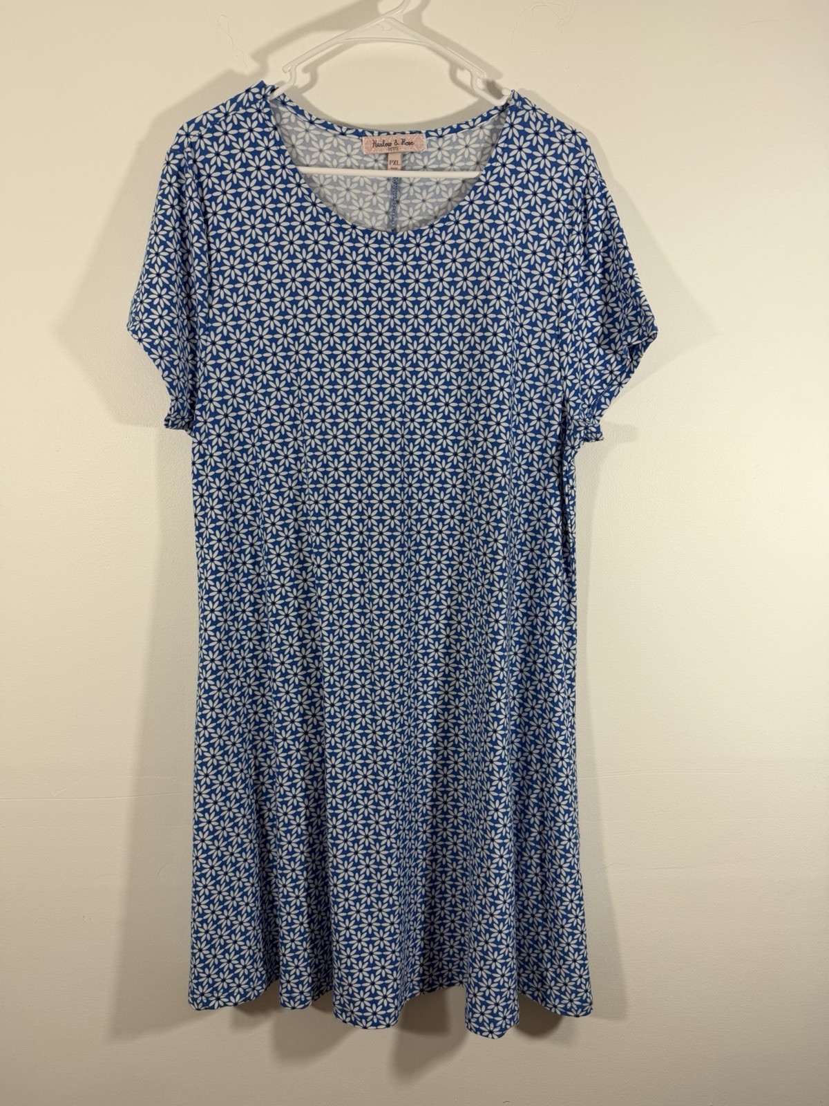 Harlow & Rose Women's Blue with White Flowers Dress Swing Dress T Shirt PXL