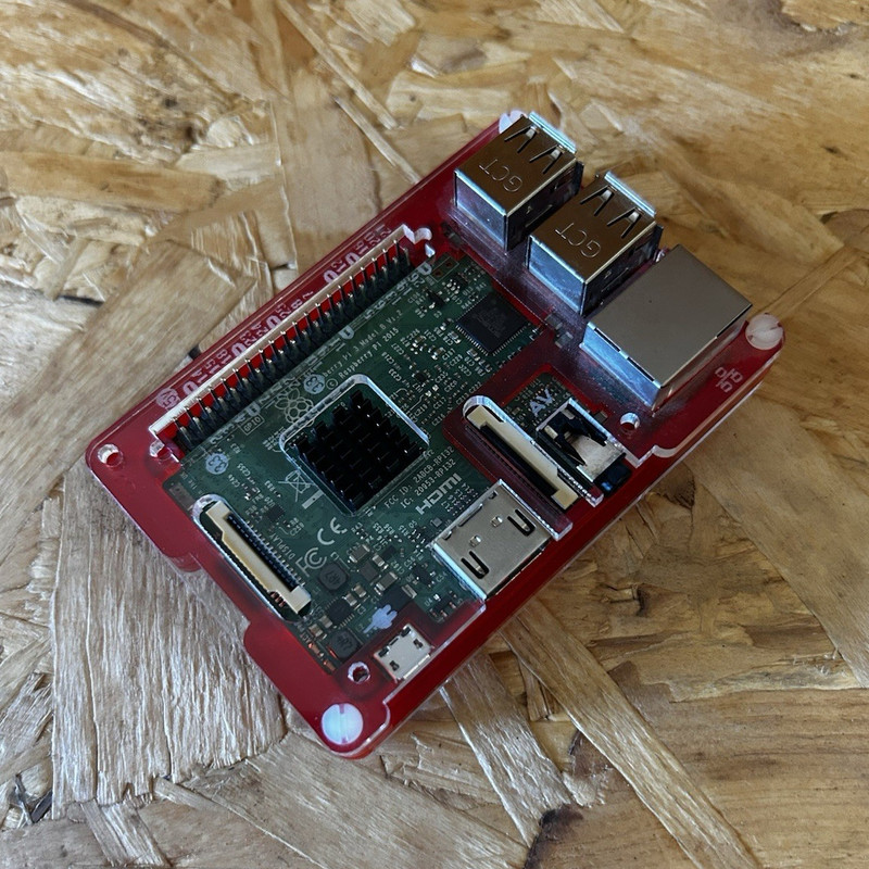 Raspberry Pi 3 Model B v1.2  with Pimoroni Case 8GB