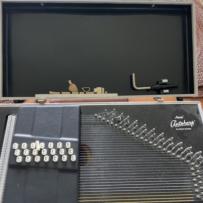Oscar Schmidt Attache 21 Chord Tabletop Brief Case Autoharp w/ Tuner Untested
