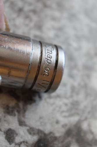 Snap-on 1/2" Drive SAE 11/16" Flank Drive 12-Point Shallow Socket SW221 - Picture 2 of 6