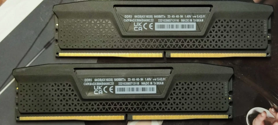 Corsair Vengeance DIMM Kit 32GB 2x16GB DDR5-6400 CL 32-40-40-84 on-die ECC - Bild 3 von 3