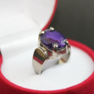 Natürlicher ovaler Form unbeheizter & unbehandelter Amethyst handgefertigter Herrenring