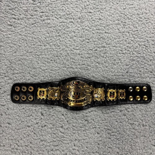 WWE Mini Undisputed Championship Belt Replica Snap Closure - Picture 3 of 10