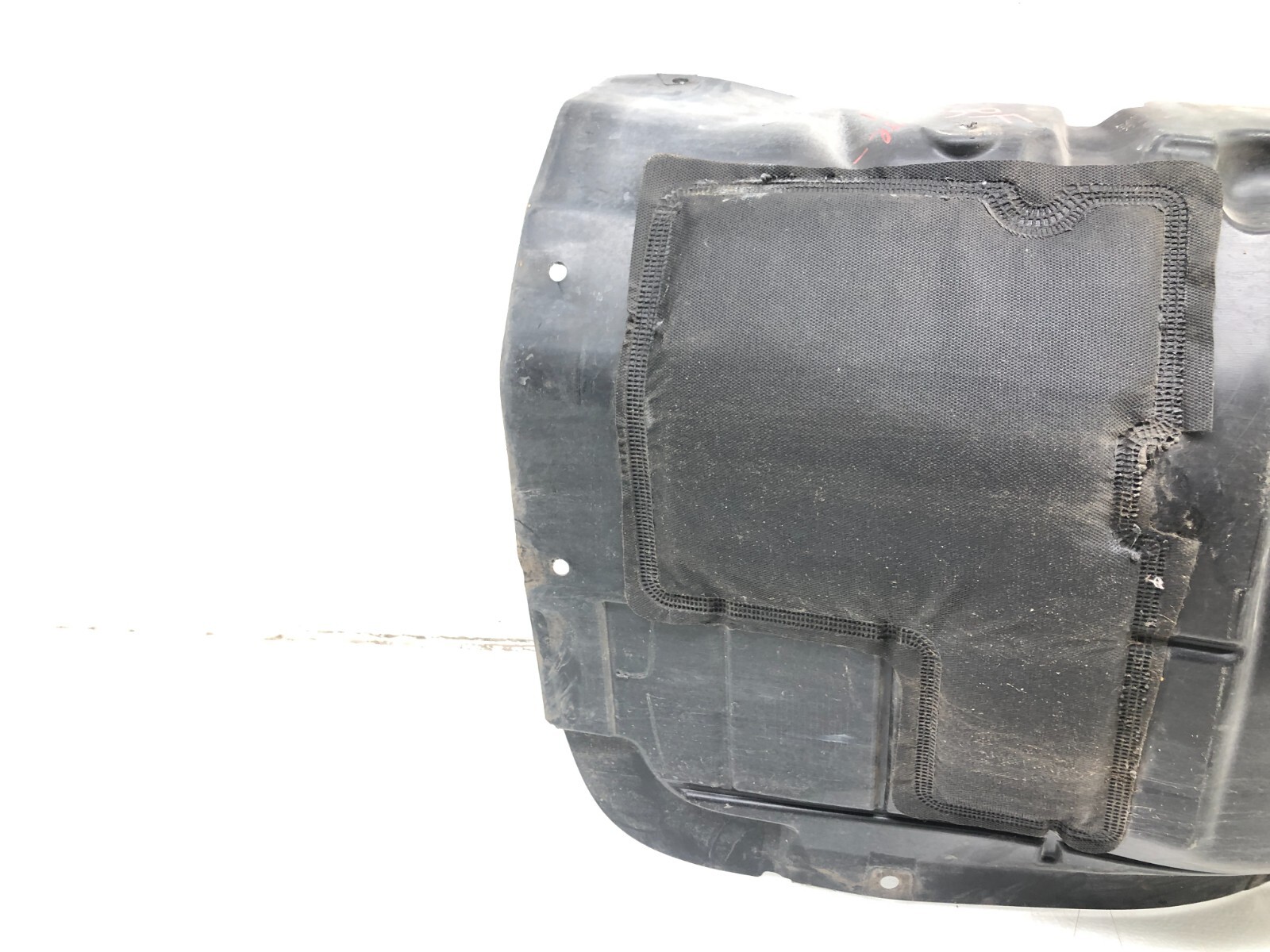 2017-2020 MASERATI LEVANTE RIGHT PASS FRONT REARWARD WHEELHOUSE FENDER LINER OEM