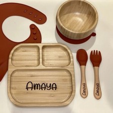 PERSONALISIERTES quadratisches Saugplatten-Set aus Bambus f&uuml;r Babyentw&ouml;hnung ROT