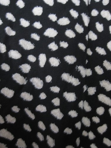 TORY BURCH - Rollkragenpullover aus Seide - schwarz-weiß gepunktet - Größe XL - Bild 7 von 10