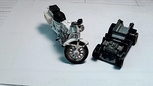 VINTAGE 1969 HOT WHEELS PADDY WAGON ALONG WITH YAMAHA POLICE MOTORCYCLE