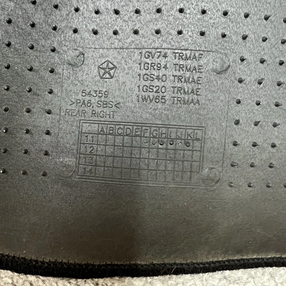 Juego completo de alfombrillas Chrysler Town & Country 2008-2020 OEM usadas Dodge Caravan Foto 4 de 4