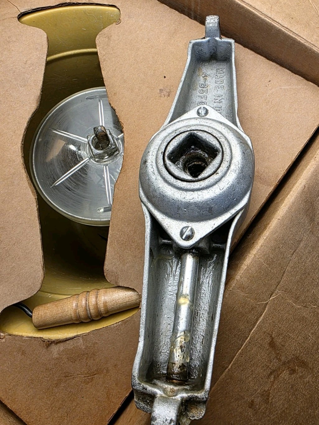 Vintage Hostess Ice Cream Freezer 4 Quart Hand Crank Ice Cream Maker Peerless 