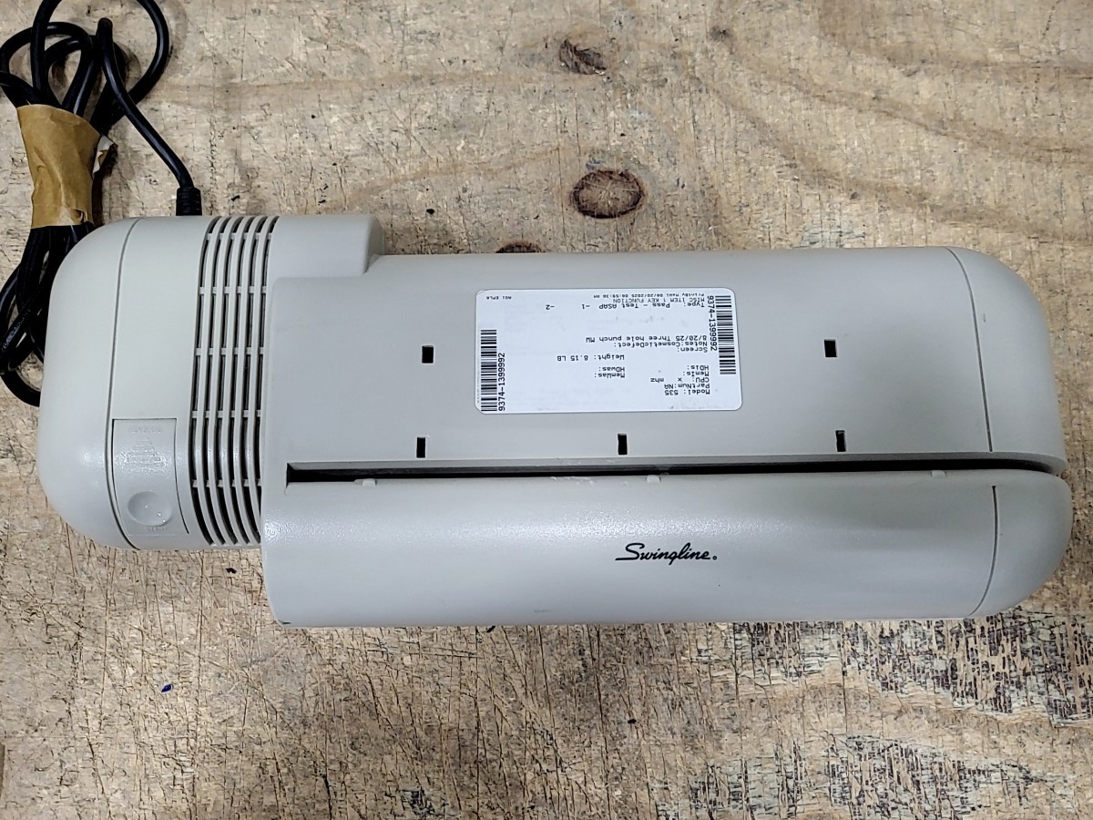SWINGLINE 535 Electric Three Hole Punch