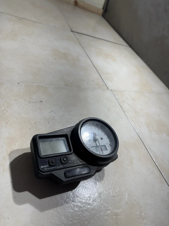 1998-2001 Yamaha R1 First Generation Instruments cluster - Image 3 of 4