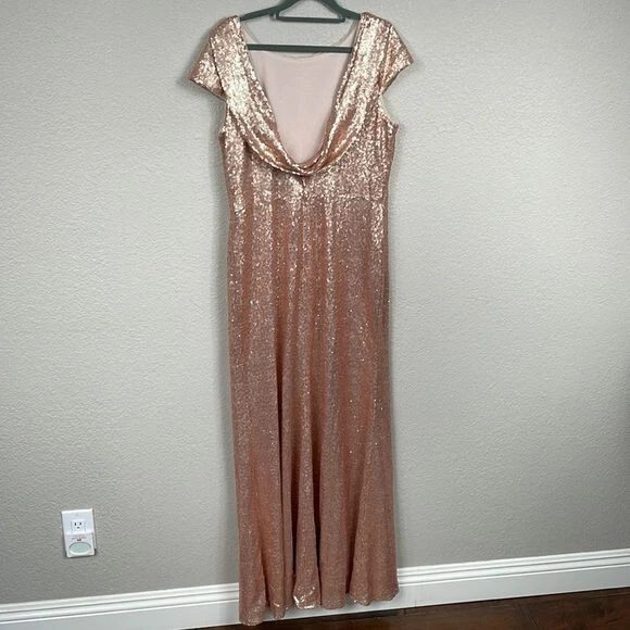 Nuevo con etiquetas Vestido de lentejuelas con abertura frontal con capucha manga gorra Dessy Collection 3043 talla 14 Foto 4 de 4