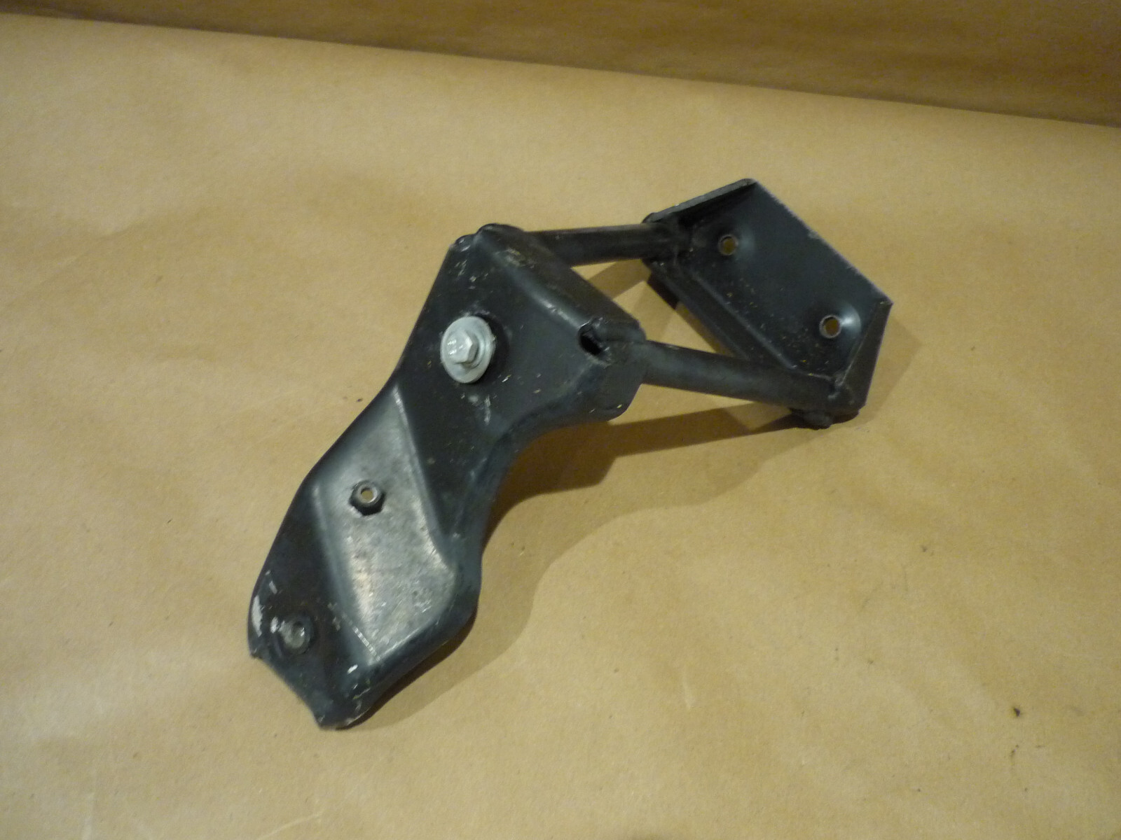 Ferrari 458 Italia,Spider - RH Lateral Rear Bumper Bracket - P/N  84043900