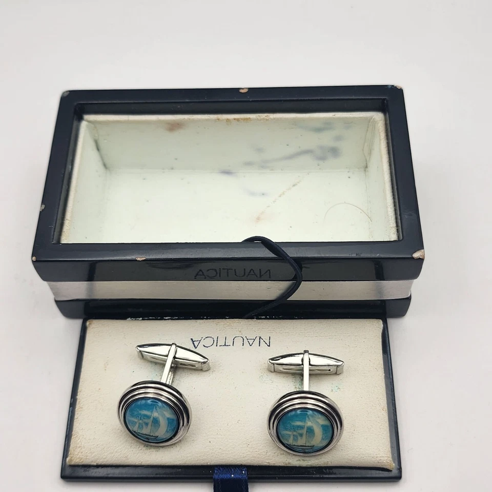 Gemelos Nautica plateados con diseño de velero y caja original con tapa abatible Foto 4 de 4