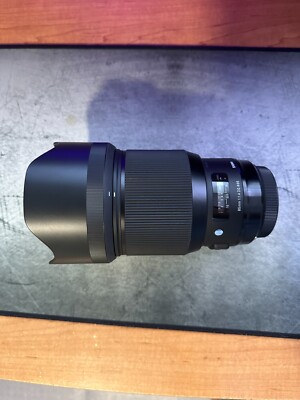 Sigma 85mm f/1.4 DG HSM Lens (Canon EF Mount) MINT CONDITION