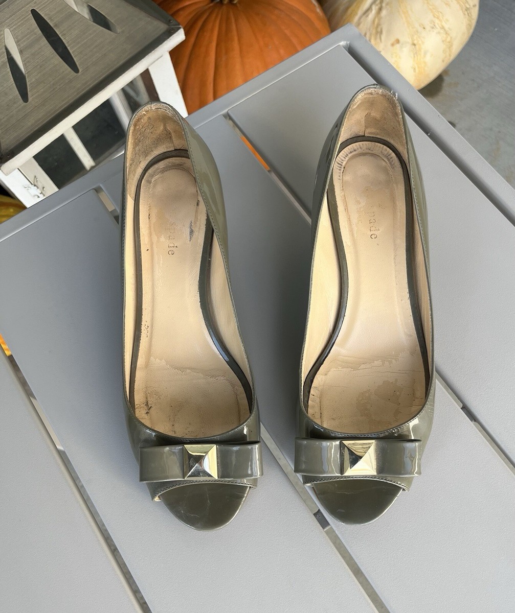お得SALE! KATE SPADE★即発★可愛い上品リボンウエッジパンプス Kate Spade Peep Toe, Bow Wedge Patent Leather Sandal - Size