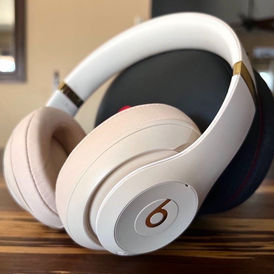 NEW SEALED Beats Studio3 Wireless Headphone Skyline NEW SEALED Beats Studio3 Wireless Headphone Skyline