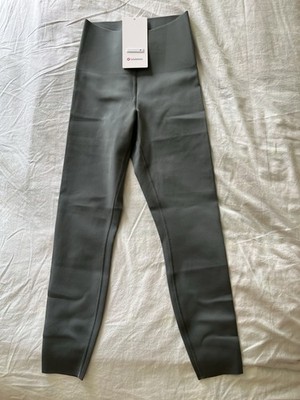 Lululemon Glow Up Super High Rise Tight 25  In Palm Deco, Size 6 (MSRP $118)