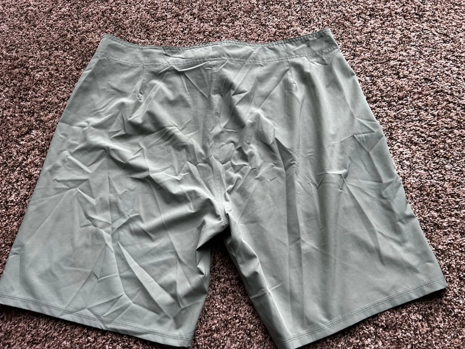 TunaSkin Board Shorts Lightweight Stretch inseam 9" - Image 3 of 4