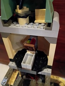 Lego Harry Potter 4709 Hogwarts Castle w/ Minifigs & Instructions No Box