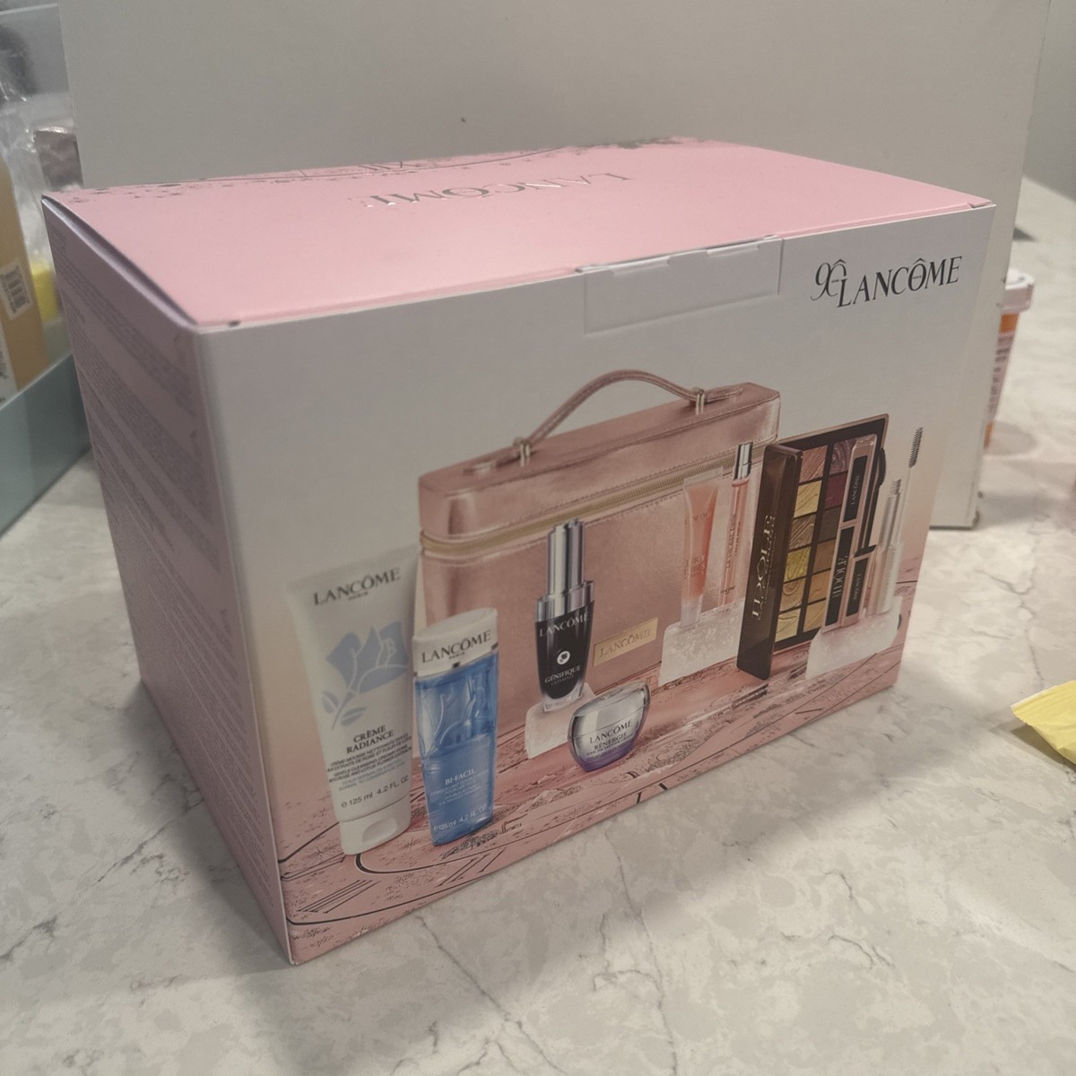 LANCOME メイクアップセット Lancome Beauty Box 9 Full Size Holiday Collection Renergie Cream