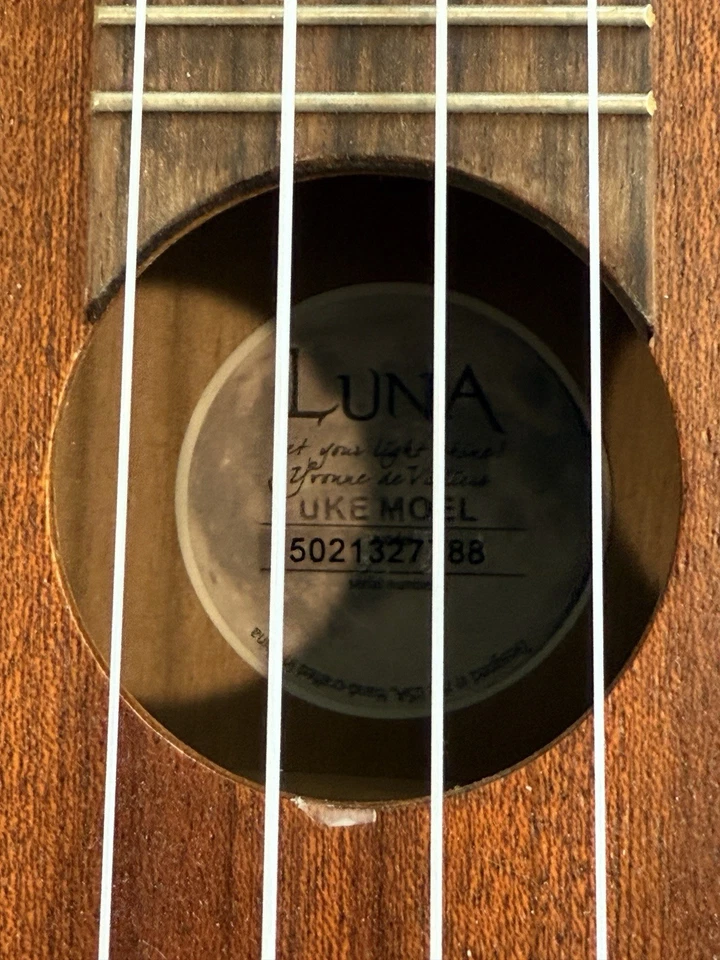 Luna Guitarras Tatuaje Caoba Soprano Ukelele Caoba Acústico Eléctrico Foto 3 de 3