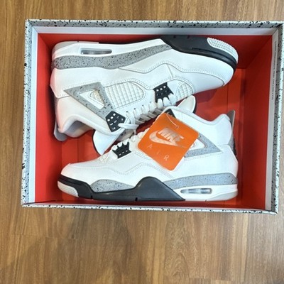 Jordan 4 Retro OG 2025 White Cement size 10 lightly damaged box