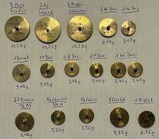 16 różnych pruskich ciężarek do monet , okrągły z długopisem