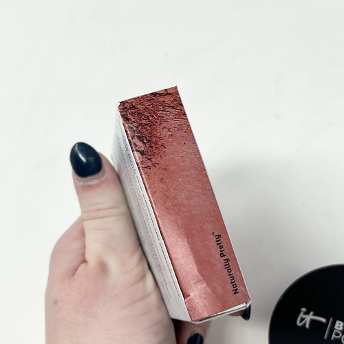 It Cosmetics Bye Bye Pores Blush Naturally Pretty (Warm Peach) 0.192 oz - Picture 9 of 10