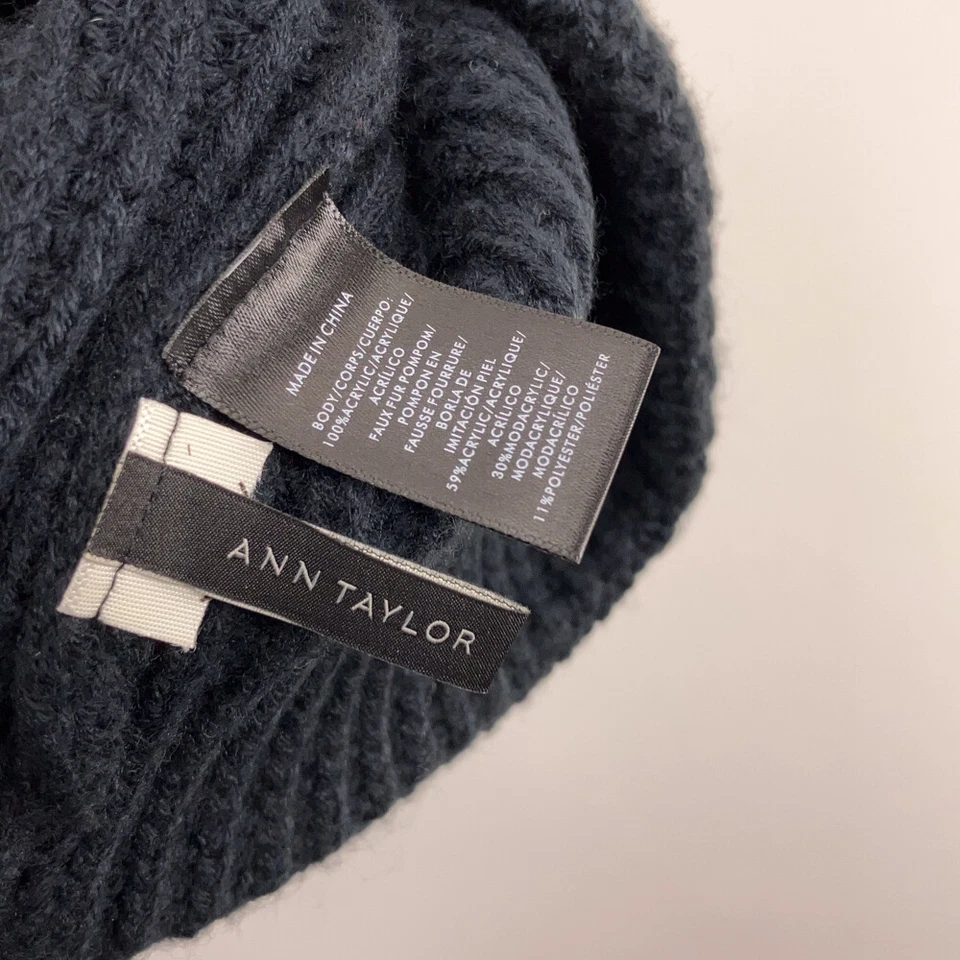 Sombrero de pompón de invierno tejido acanalado fino máquina Anne Taylor Foto 4 de 4