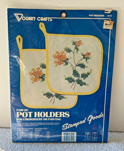 Vogart-Crafts Floral Pot Holders Embroidery Kit #8719 1982 NEW