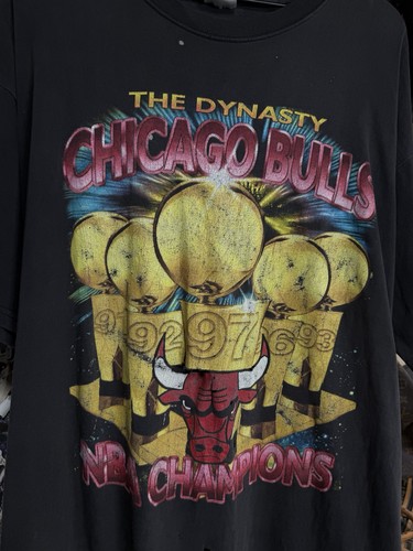 Vintage 90's Chicago Bulls NBA Champs T-Shirt Vtg Bul… - Gem