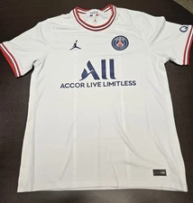 Preowned Paris Saint-Germain (PSG) Football Soccer Jersey Mens Large
