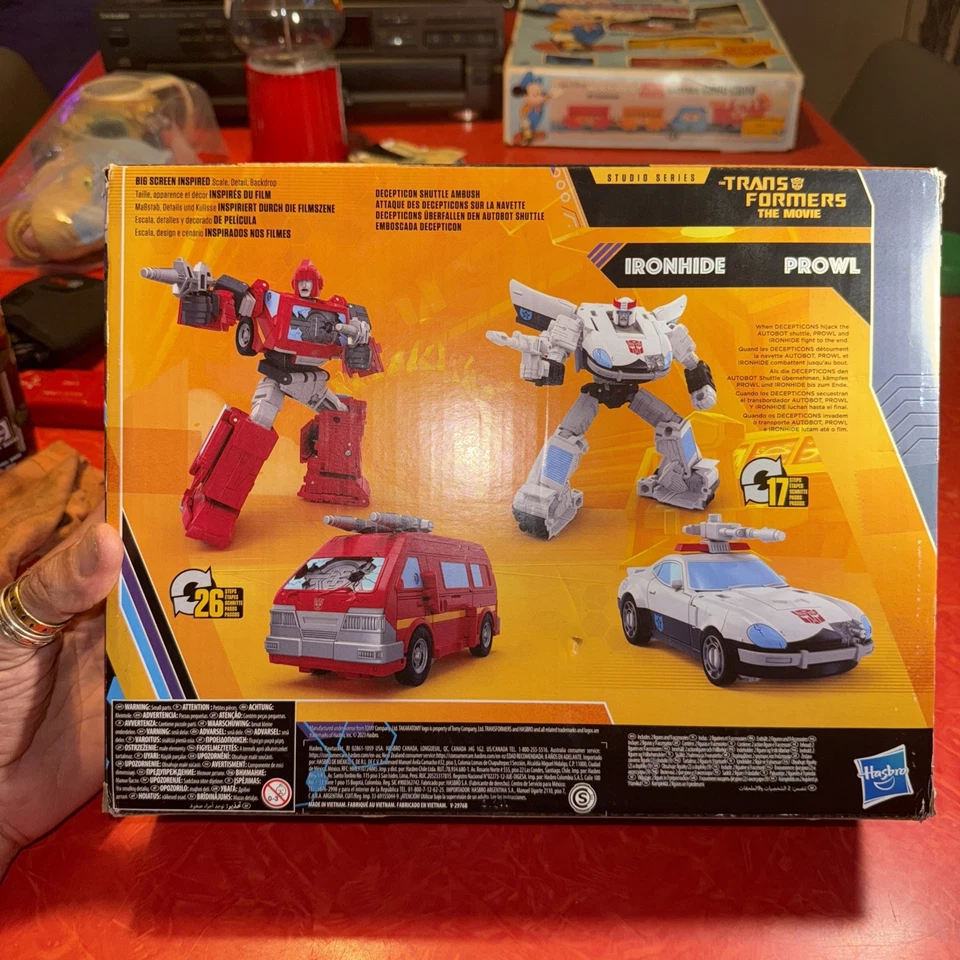 Transformers Studio Serie 86 Película 2pk Buzzworthy Bumblebee IRONHIDE & PROWL Foto 2 de 4