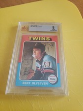 1975 Topps - Bert Blyleven #30 Minnesota Twins BVG 8 NM/MT HOF Nice Centering