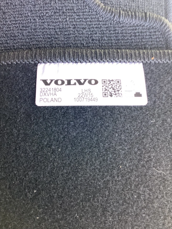 Juego de 4 alfombrillas delanteras y traseras Volvo S60 2019-2025 32241804 OEM negras Foto 2 de 4