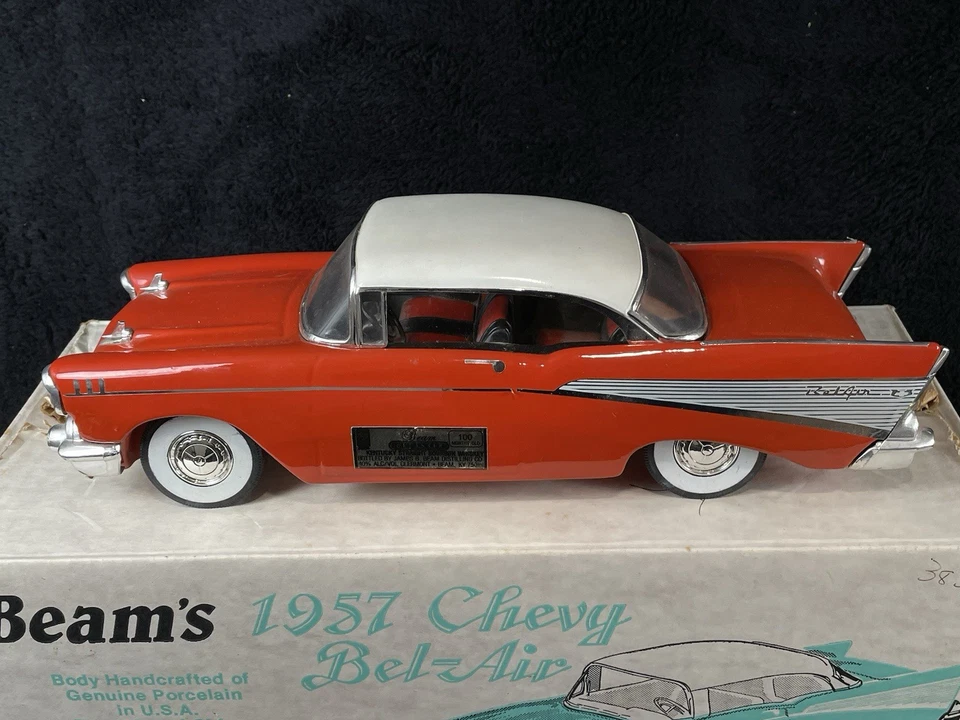 Jim Beam 1957 rojo Chevy Belair techo rígido jarra vacía roja 1990 de colección Bel Air/caja Foto 2 de 4