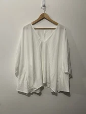 Women's Shein Curve Whie V-Neck Tunic Top - XL