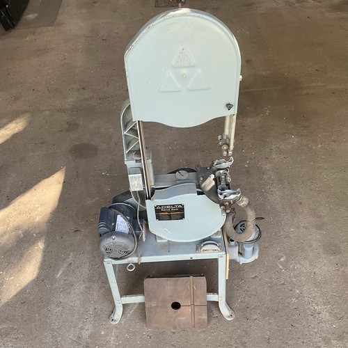 Delta 28-243S 14” Band Saw With Dust Collector Accessory (Damaged).
