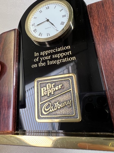 Very Rare Dr Pepper Soda & Cadbury Appreciation Dedication Desk Clock - Picture 4 of 12