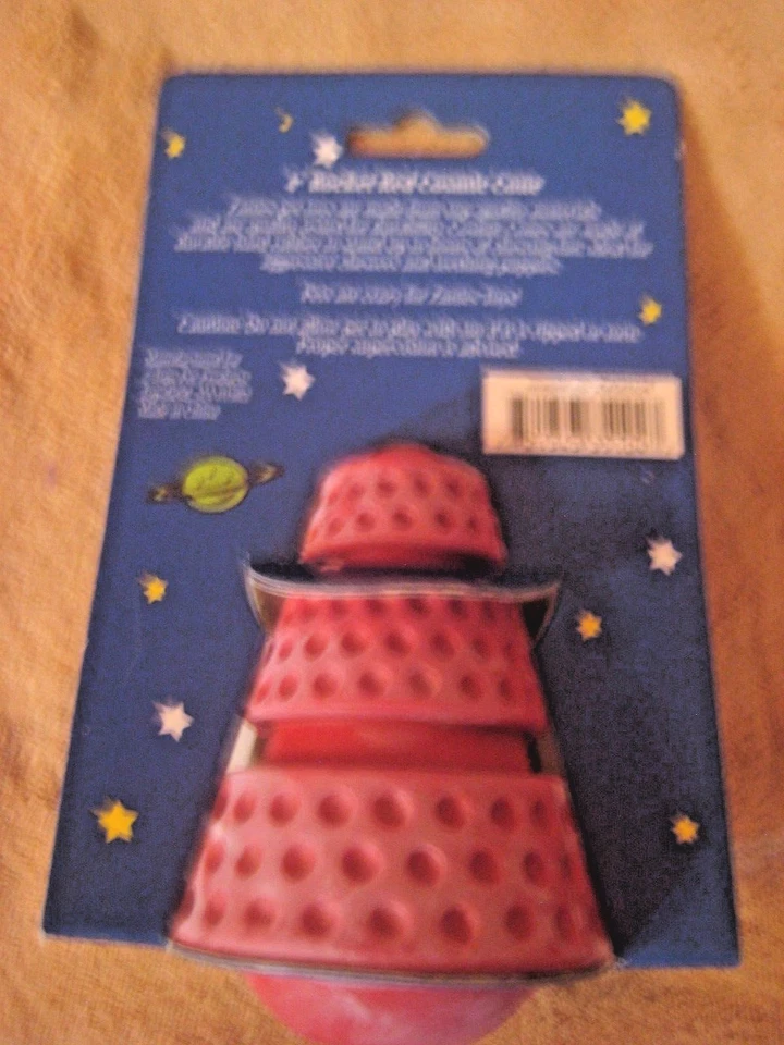 Zanies 3,75" H X 2,5 D foguete vermelho cone cósmico brinquedo cachorro animal de estimação novo com etiquetas - Imagem 3 de 3