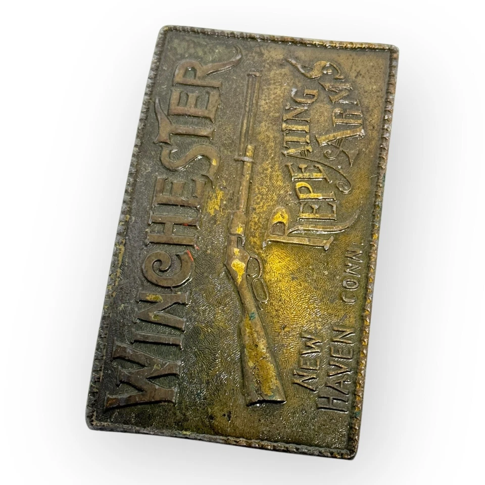 Armas repetitivas Winchester New Haven Conn. Rifle Pistolas Hebilla de cinturón de latón de colección Foto 4 de 4