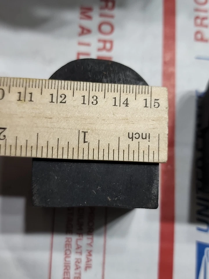 Новый из старых запасов 1961-66 Buick ELECTRA LESABRE INVICTA FRT стабилизаторы подвески втулки 1368011 набор из 2 - Изображение 3 из 4