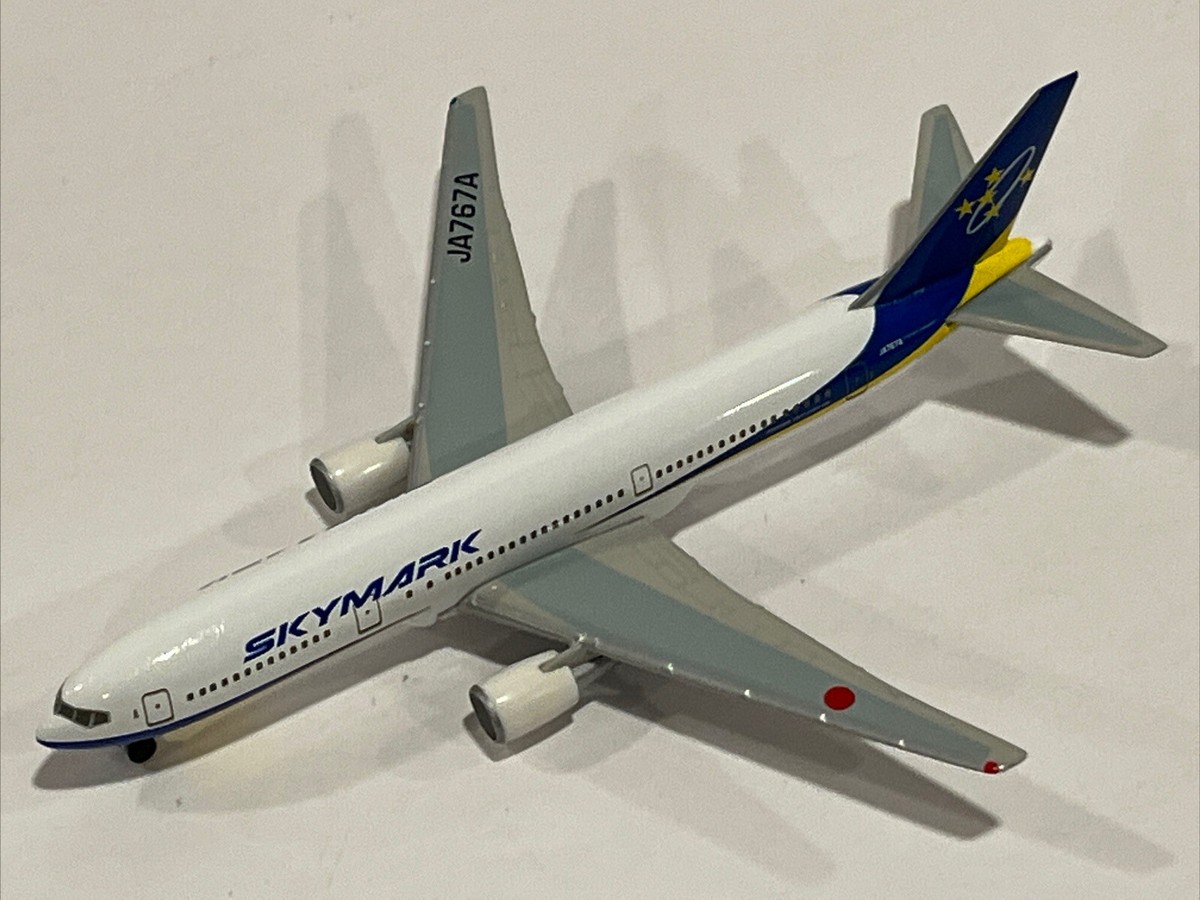 SKYMARK AIRLINES Boeing 767-300ER 新品 1:500 Herpa Skymark Airlines Boeing 767 300 Jet Toy Model Wings