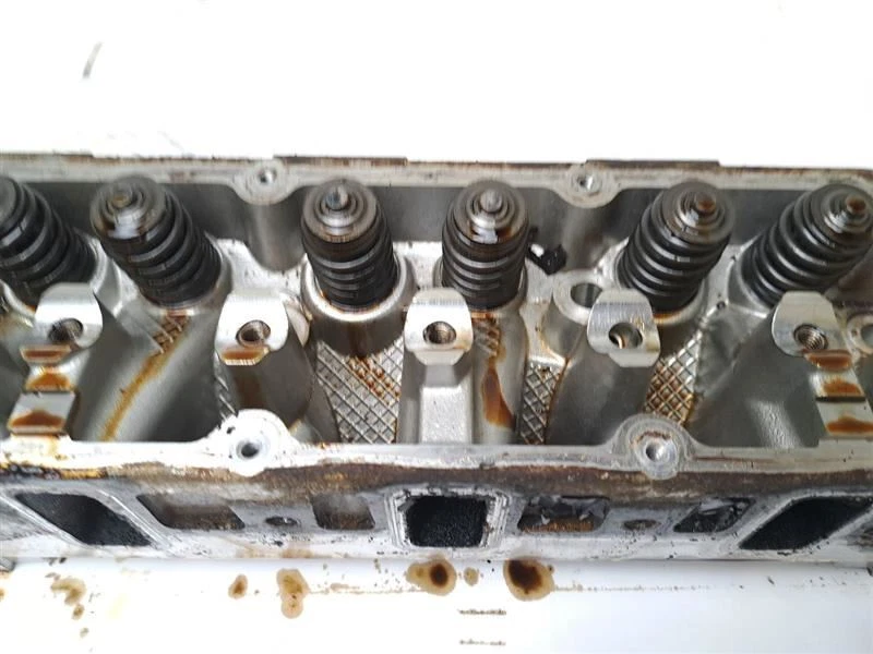 ЛЕВАЯ ГОЛОВКА БЛОКА ЦИЛИНДРОВ ДЛЯ DODGE GRAND CARAVAN 2002 - 2007 - Изображение 3 из 4