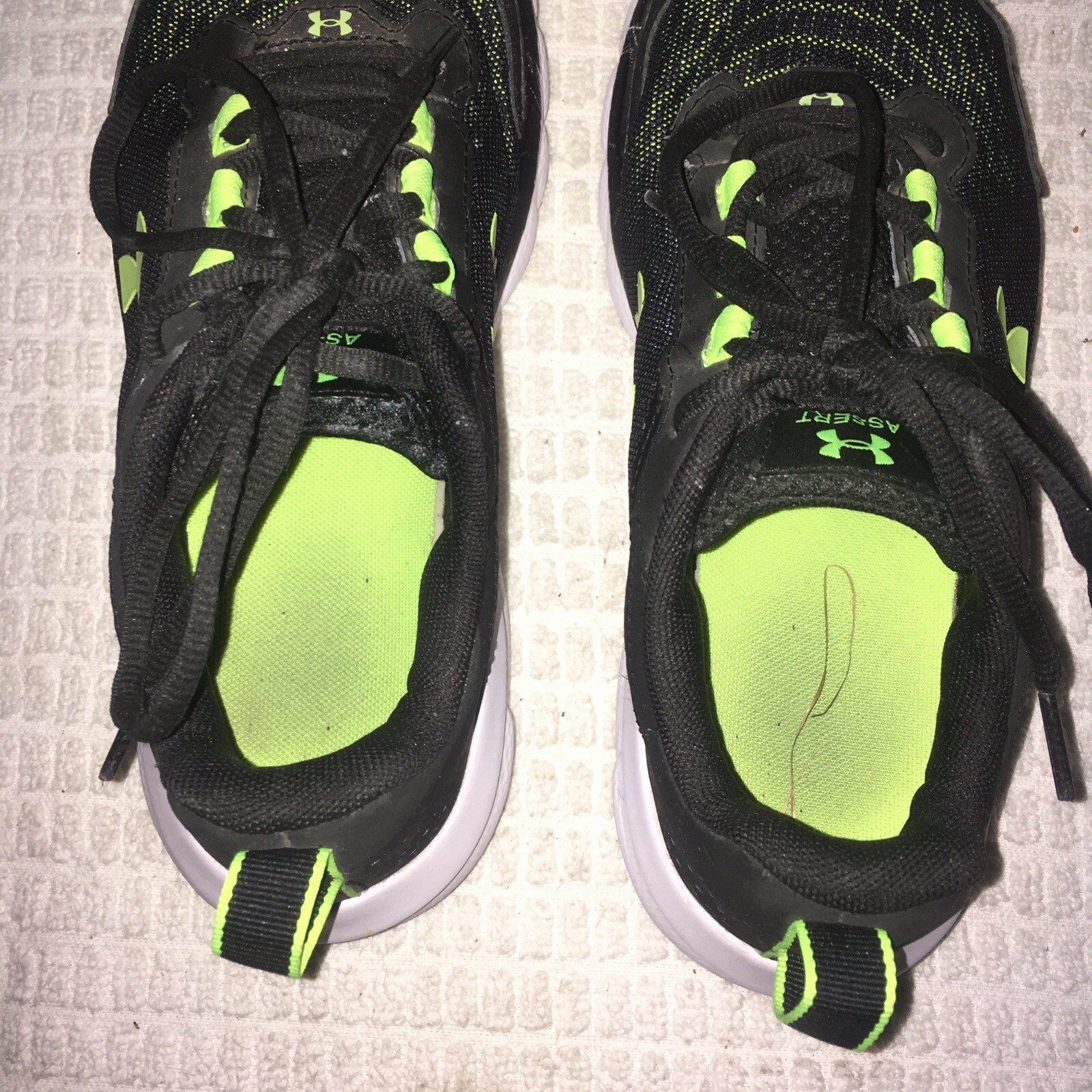 Under Armour Charged Assert 9 Navy Yellow Size 6Y… - image 10